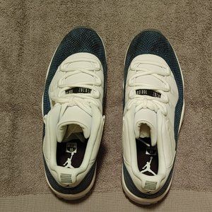 Air Jordan 11 Retro low 'Navy Snakeskin'